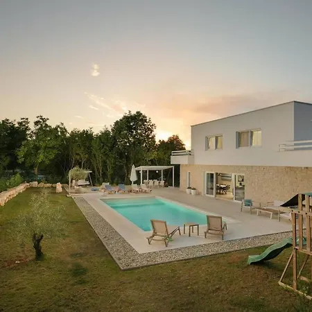 Lu By Istrialux Prkacini